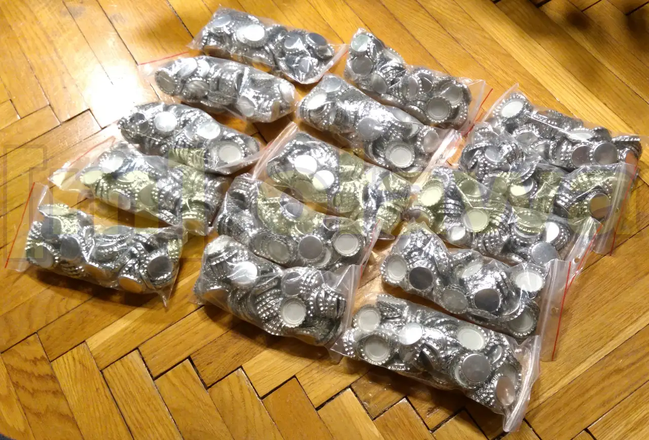 kapsle srebrne 1500 szt. do butelek fi 26mm + kapslownica dwuramienna VIK II