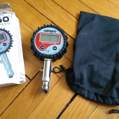 Vergo ciśnieniomierz elektroniczny cyfrowy manometr do kół